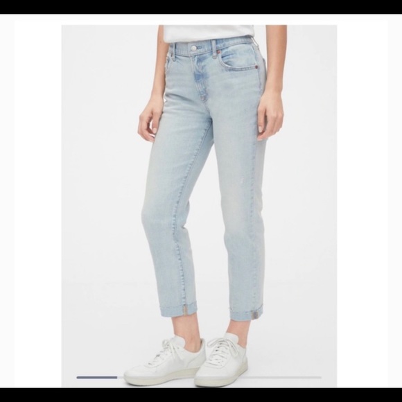 Gap girlfriend light wash jeans - Picture 2 of 3